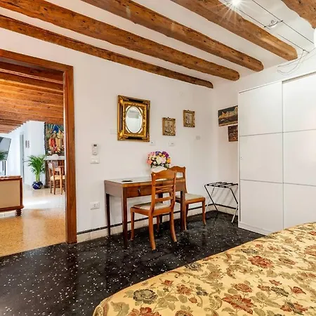 Ca' Mandorla 027042loc09523 Venise